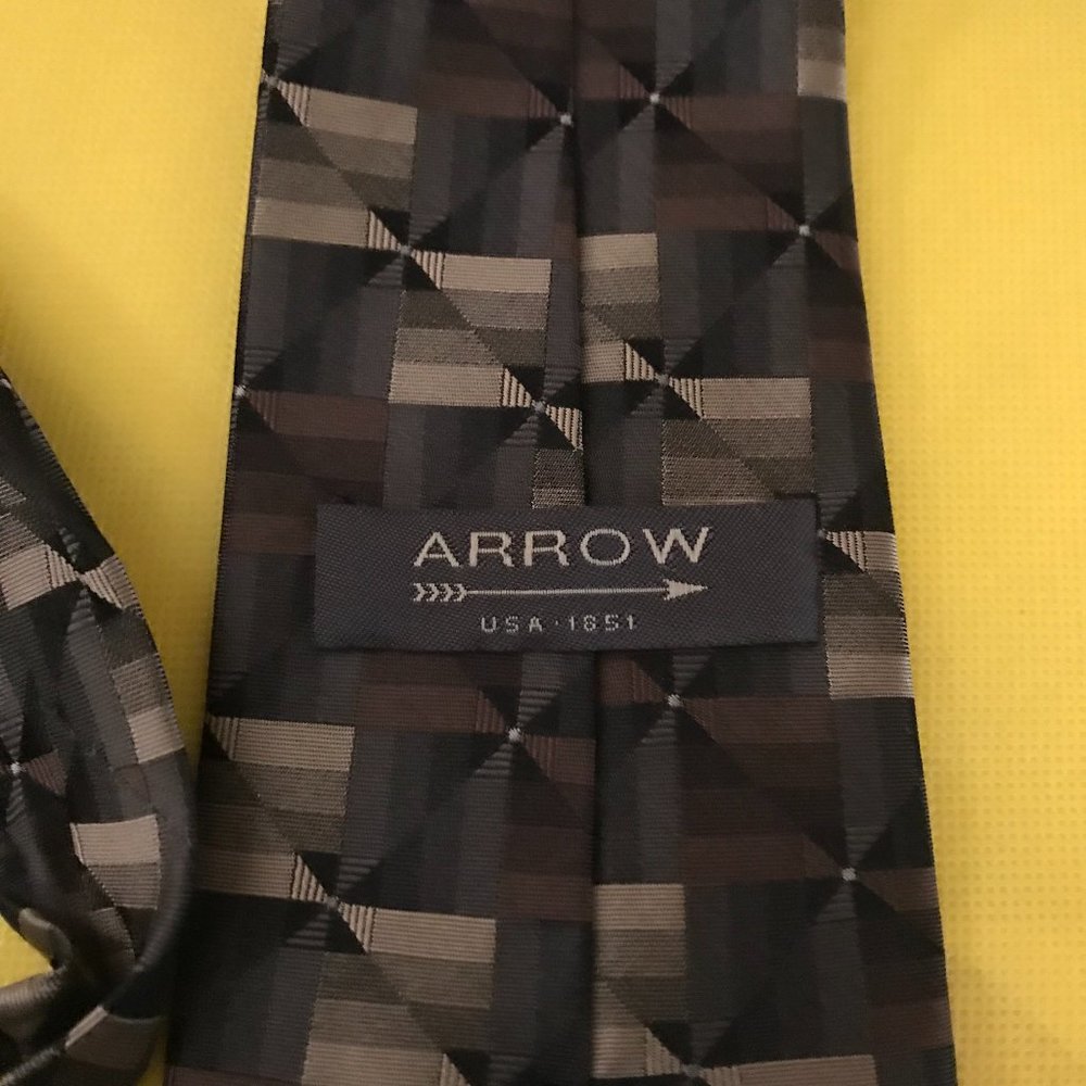 Arrow men tie